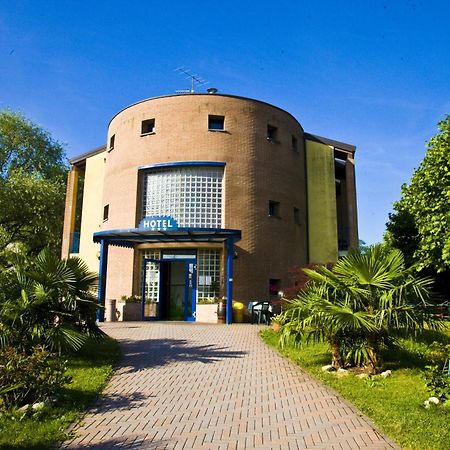Hotel Il Canneto Porto Ceresio Dış mekan fotoğraf