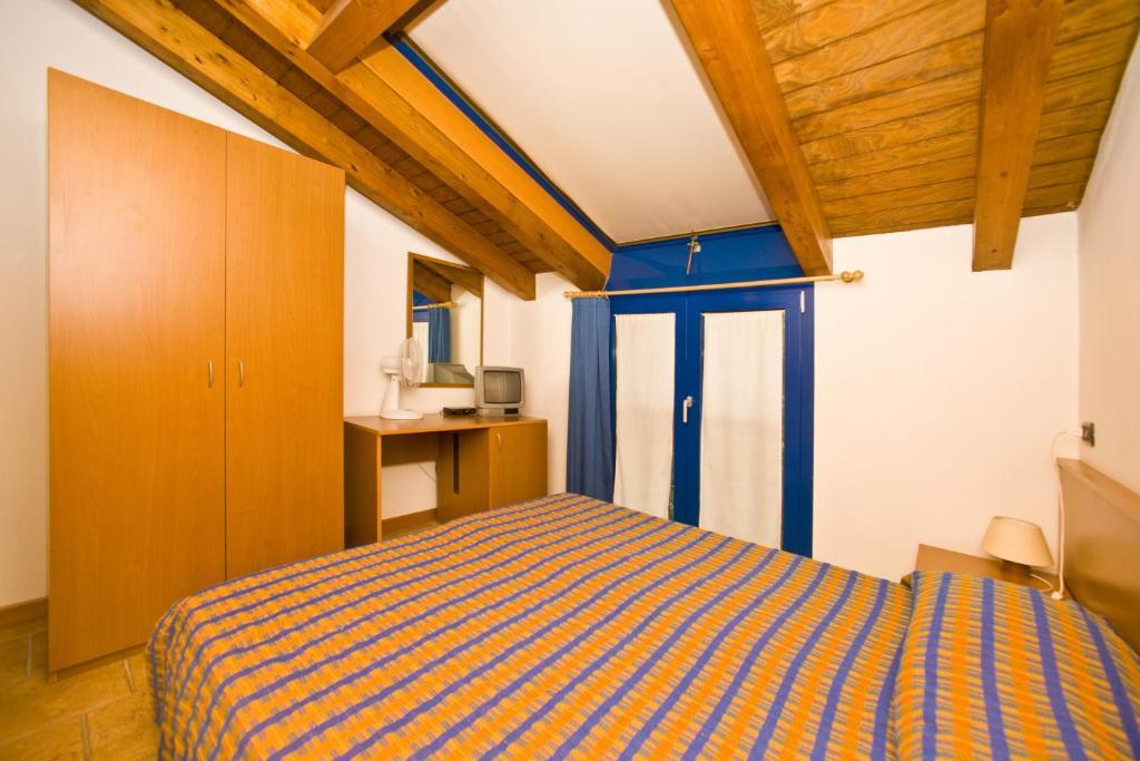 Hotel Il Canneto Porto Ceresio Oda fotoğraf