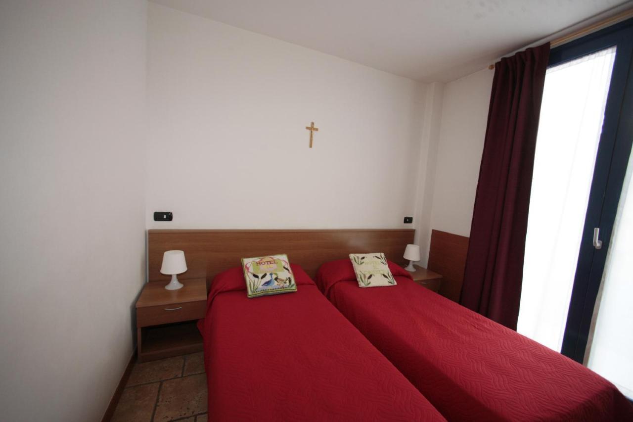 Hotel Il Canneto Porto Ceresio Dış mekan fotoğraf