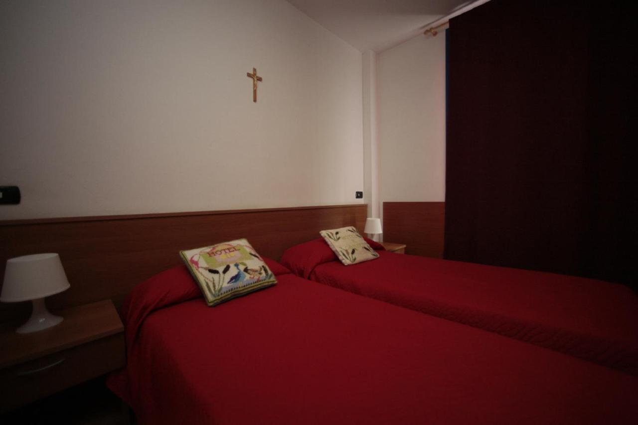Hotel Il Canneto Porto Ceresio Dış mekan fotoğraf